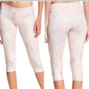 Alo Tropical Airbrush Snakeskin Cropped Leggings